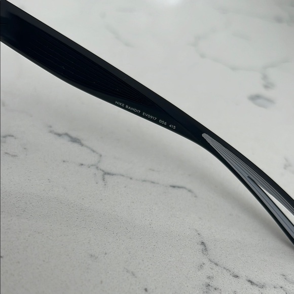 Nike Running Black Sunglasses - Picture 7 of 8